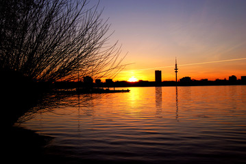 Sonnenuntergang an der Außenalster © Matthias Krüttgen
