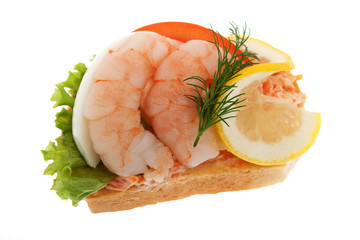 Sandwich garniert mit Shrimps