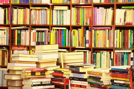 Library, B&uuml;cherwand, Buchgesch&auml;ft, Buchladen, Spanien