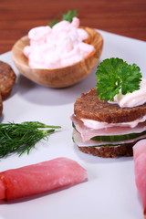 Vollkornbot mit Schinken