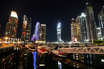 Fototapeta na wymiar Dubai Marina @ Noc