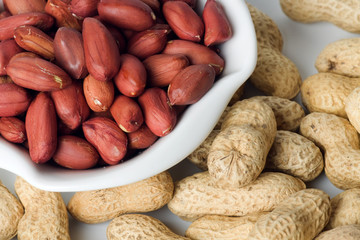 Roasted peanuts served in a bowl