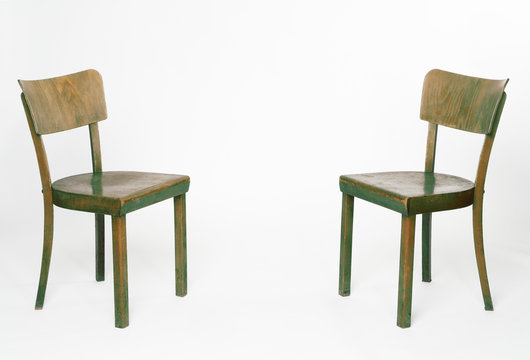 1 BESTE "Zwischen Zwei Stühlen Sitzen" BILDER, STOCK-FOTOS &  -VEKTORGRAFIKEN | Adobe Stock
