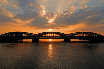 Naklejka premium Sonnenuntergang über dem Freihafen