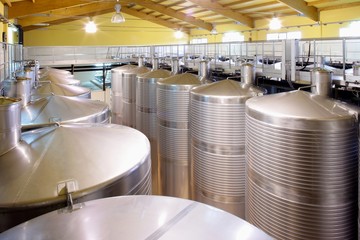 Edelstahl Tank zur Weinveredelung,Weinkeller,Stahltank