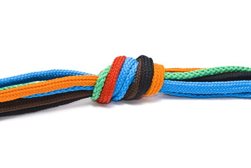 Colorful shoelaces knot