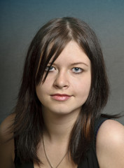 Frontalportrait junges Teenager Mädchen