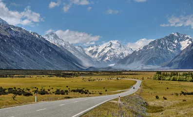 Tuinposter Mount Cook Route - Nieuw-Zeeland © Delphotostock