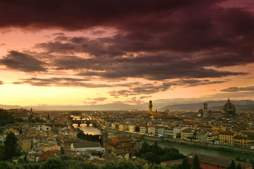 Fototapeta na wymiar Zachód słońca w Florencja