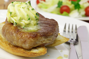 Rumpsteak mit Kräuterbutter