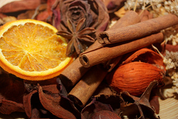 canelle, orange et badiane