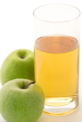 Apfelsaft mit Apfel