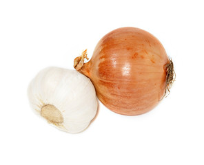 full yellow onion and garlic