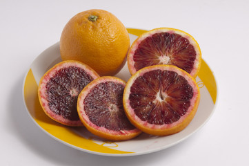 composizione di fette di arancia rossa