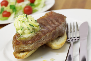 Rumpsteak mit Kräuterbutter