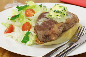 Rumpsteak mit Kräuterbutter