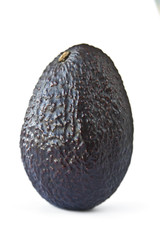 Avocado isoliert auf weißem Hintergrund