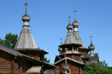 Fototapeta na wymiar Wooden Russian Orthodox church
