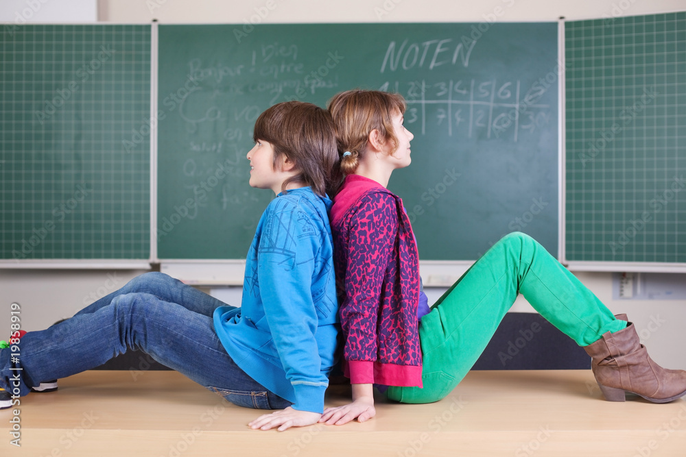 Wall mural schulkinder in der klasse