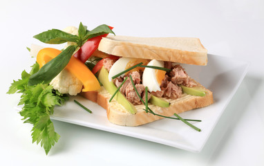 Tuna sandwich