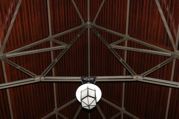 historisches Fabrikdach von innen