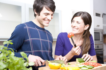 p&auml;rchen schneidet gem&uuml;se