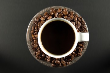 Biała filiżanka w kawie