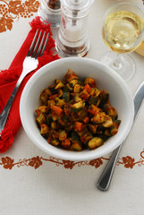 Zucchine in umido al pomodoro cipolla sedano prezzemolo