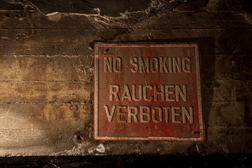 NO SMOKING - RAUCHEN VERBOTEN