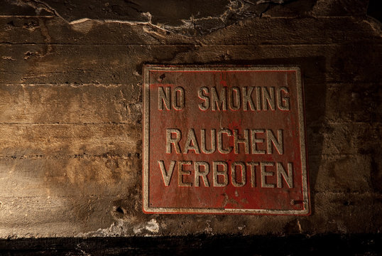 NO SMOKING - RAUCHEN VERBOTEN