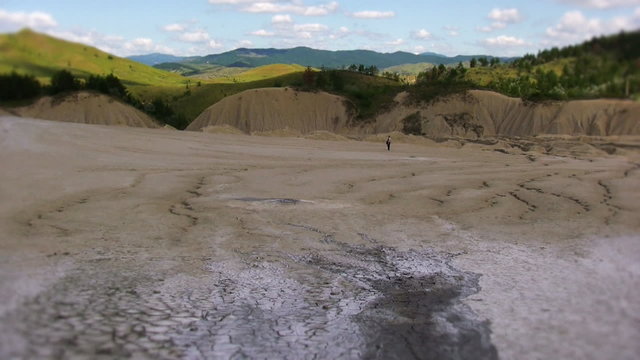 Mud volcano vertical pan