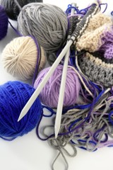 knitting tools with wool thread balls