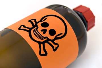 Apothekenflasche mit Totenkopfsymbol