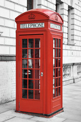 Obraz premium Red telephone booth in London, England