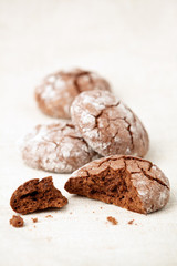 Chocolate crinkles cookies