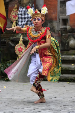 danseuse balinaise du barong