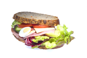 Sandwich mit Schinken Eiern und Salat