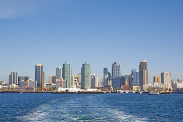 Fototapeta na wymiar Skyline of San Diego from the water