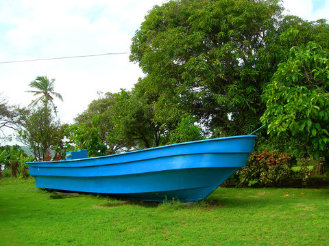 large native boat corn island nicaragua