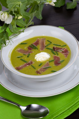 Pea soup with prosciutto