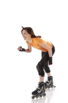 Frau f&auml;hrt Inline-Skates