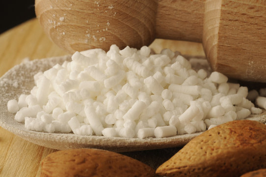 Zucchero granella per guarnire i dolci