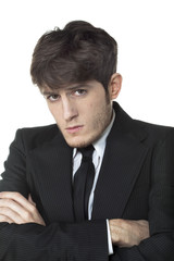 jeune homme d'affaires faché mécontent