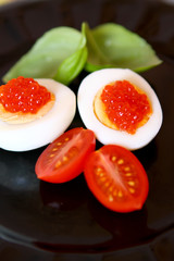 gefüllte eier mit kaviar