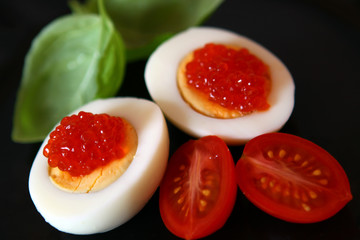 gefüllte eier mit kaviar