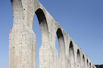 Aqueduc de Castries