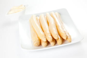 lots of tasty white asparagus