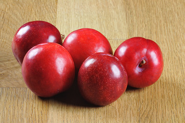 Fünf Pflaumen