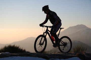 Obraz premium Ombre chinoise d'un cycliste