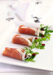 prosciutto with arugula,gorgonzola and cranberry